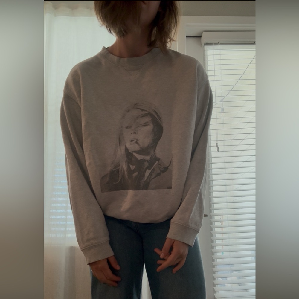 Gray Graphic Sweatshirt